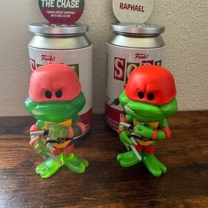 Funko Soda Pop Raphael Chase plus Regular Set Of The TMNT's Crime Fig